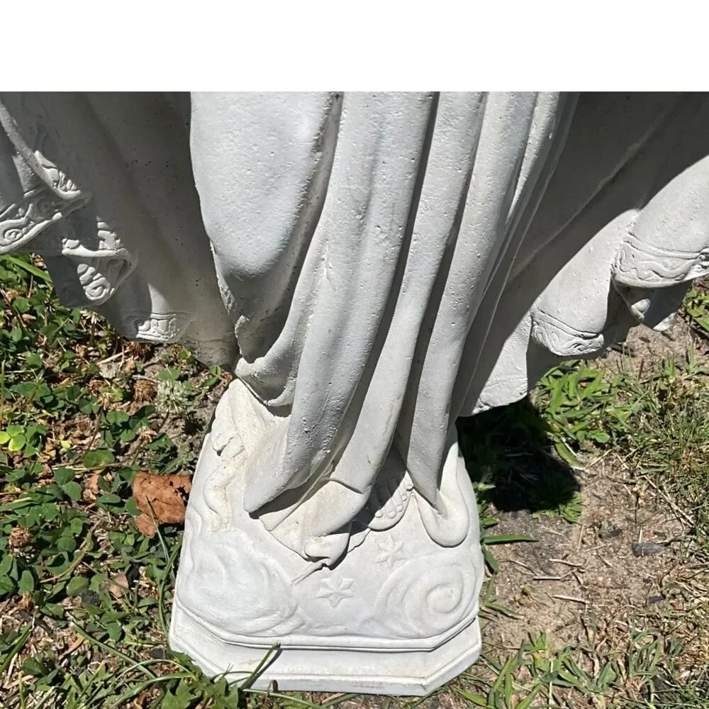 Blessed Mother Garden Statue Vintage cement Madonna Virgin Mary *pick up only*